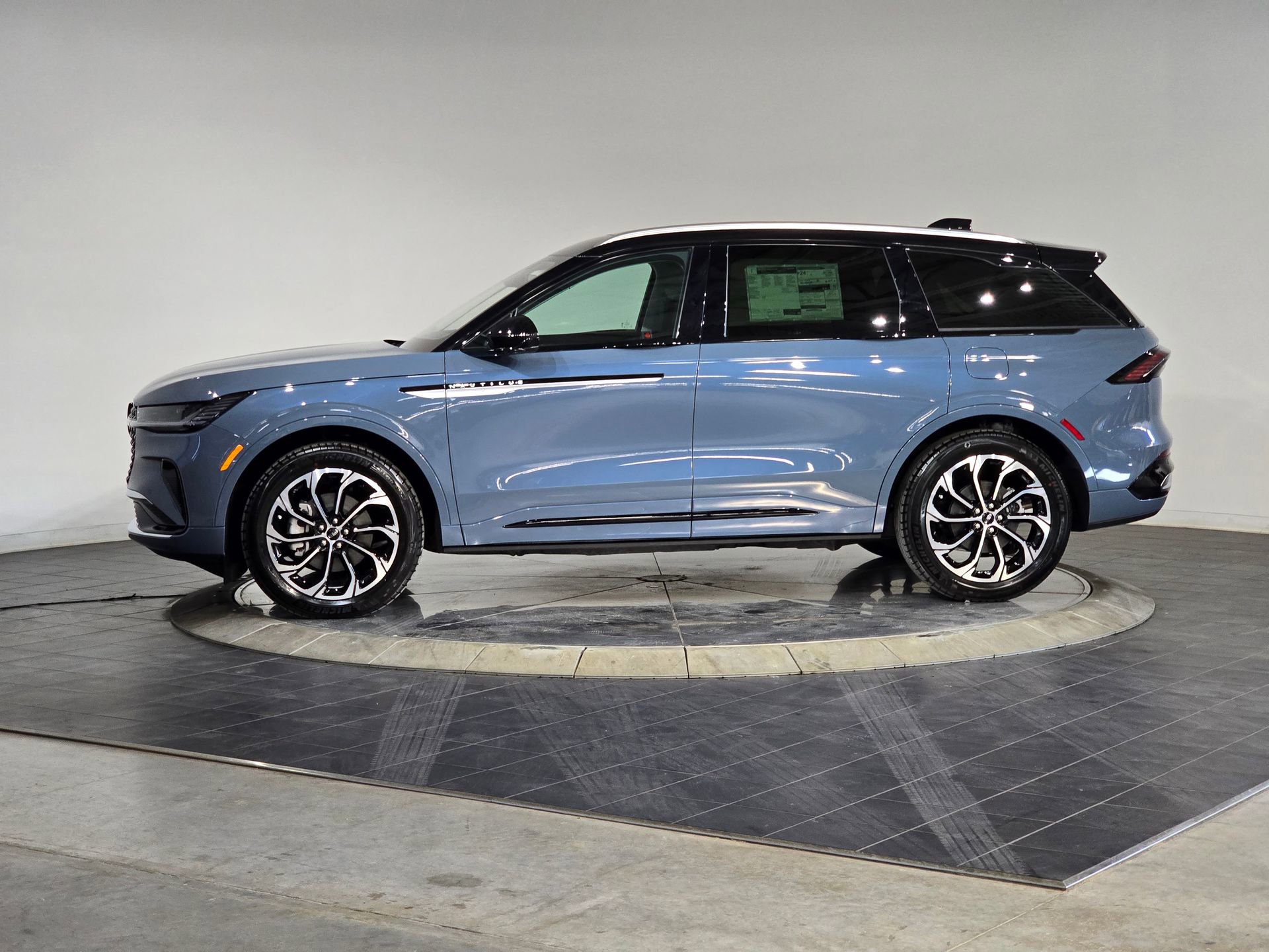 New 2026 Lincoln Nautilus Reserve AWD/4WD image 5