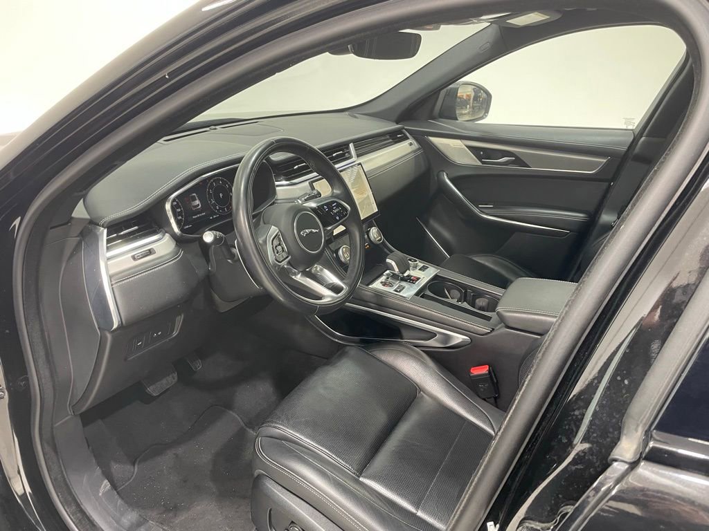 Used 2024 Jaguar F-PACE R-Dynamic S image 9