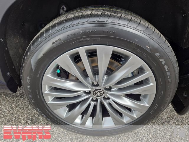 New 2026 Toyota Highlander Platinum image 30