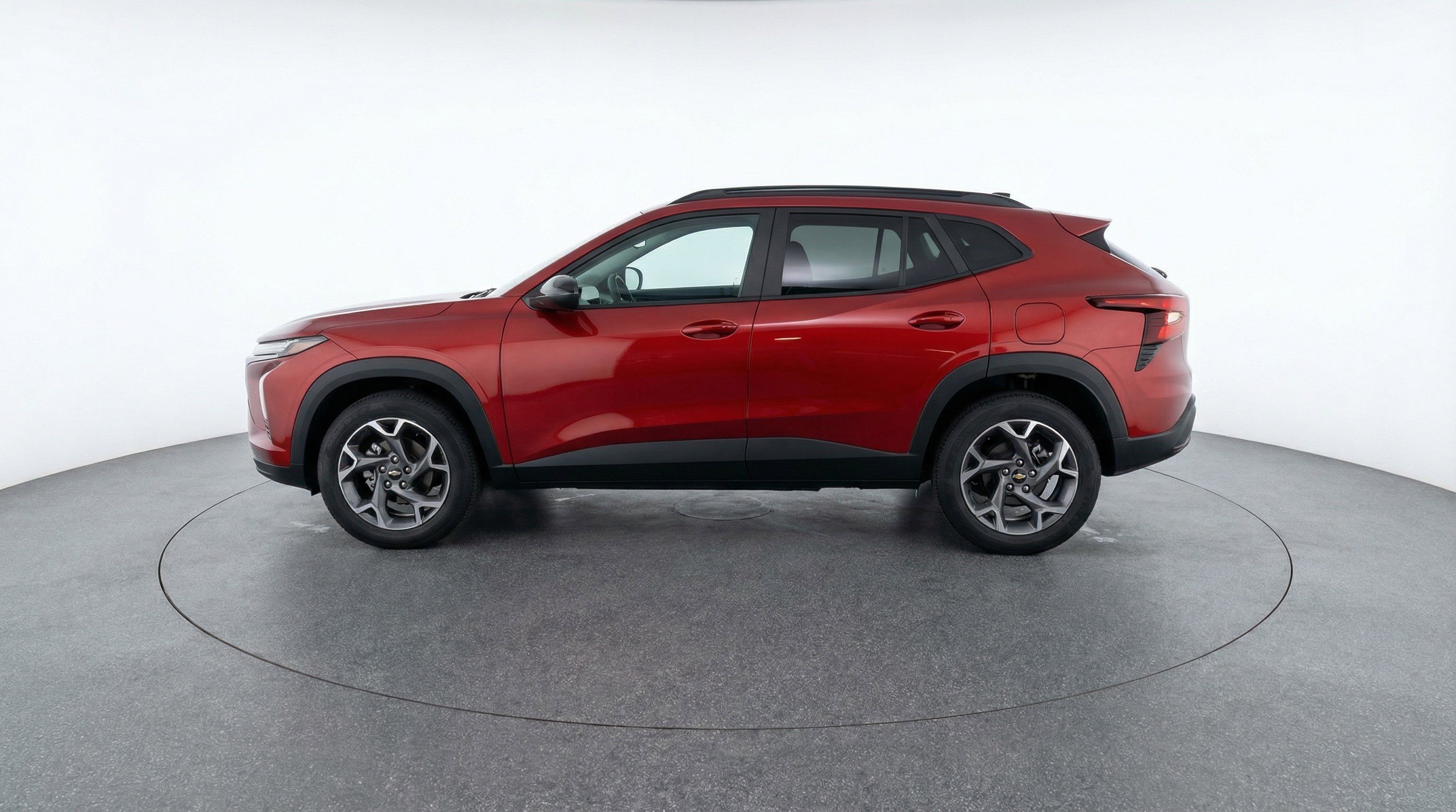 Used 2025 Chevrolet Trax LT w/ LT Convenience Package image 5