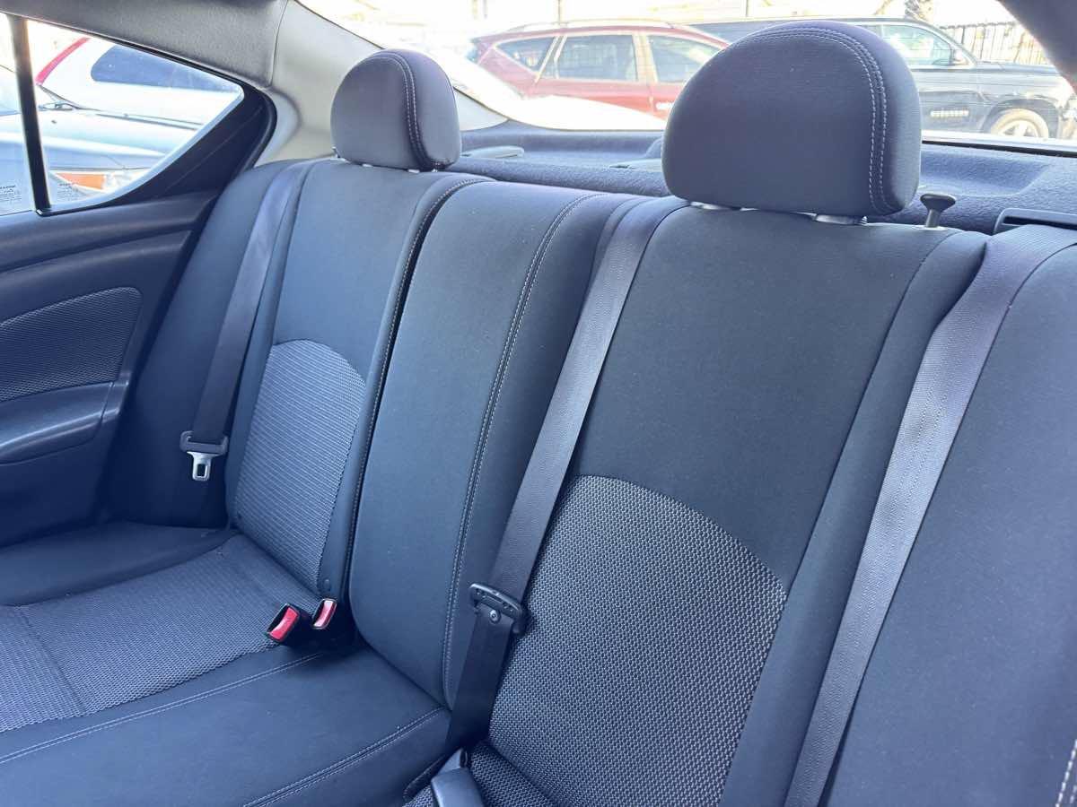 Used 2018 Nissan Versa SV FWD image 31