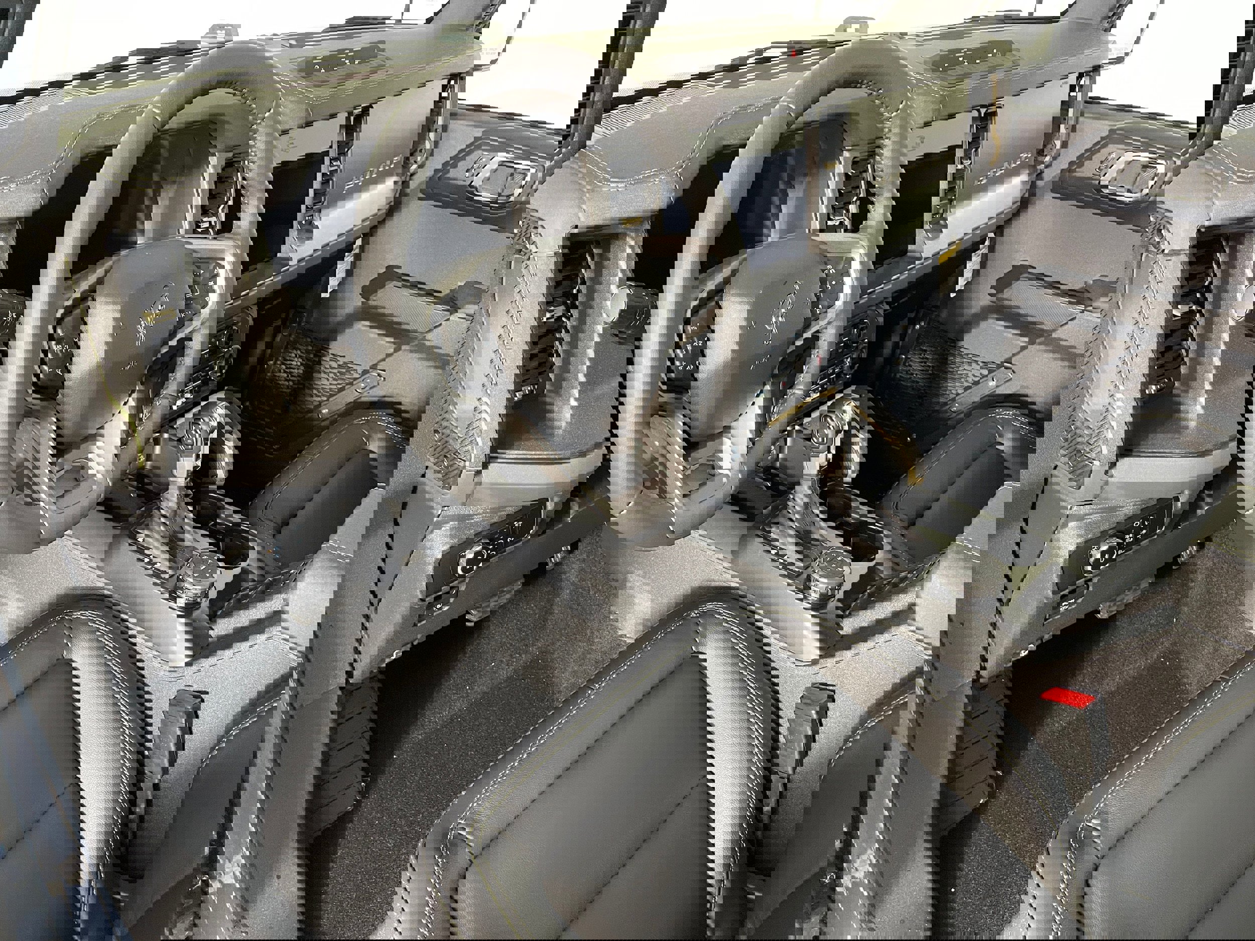 New 2025 Ford Bronco Badlands image 3