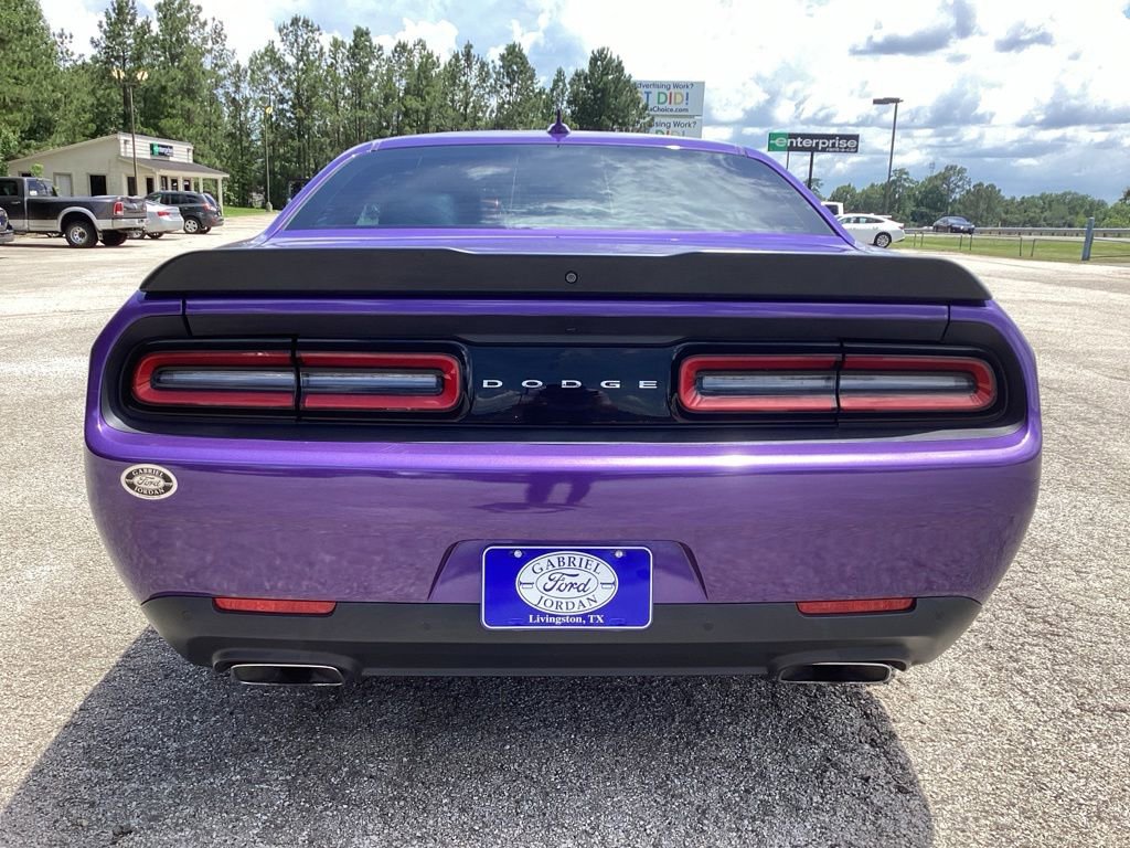 Used 2016 Dodge Challenger R/T Scat Pack w/ Leather Interior Group RWD image 9