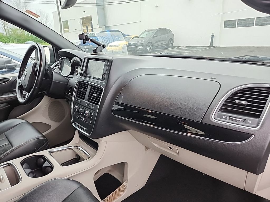 Used 2019 Dodge Grand Caravan SXT FWD image 8