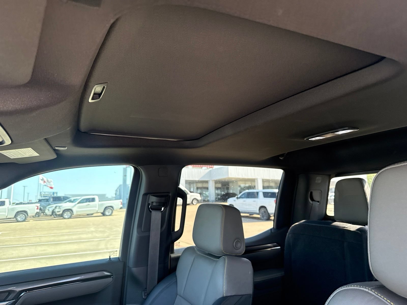 Used 2022 Chevrolet Silverado 1500 ZR2 w/ Technology Package AWD/4WD image 25