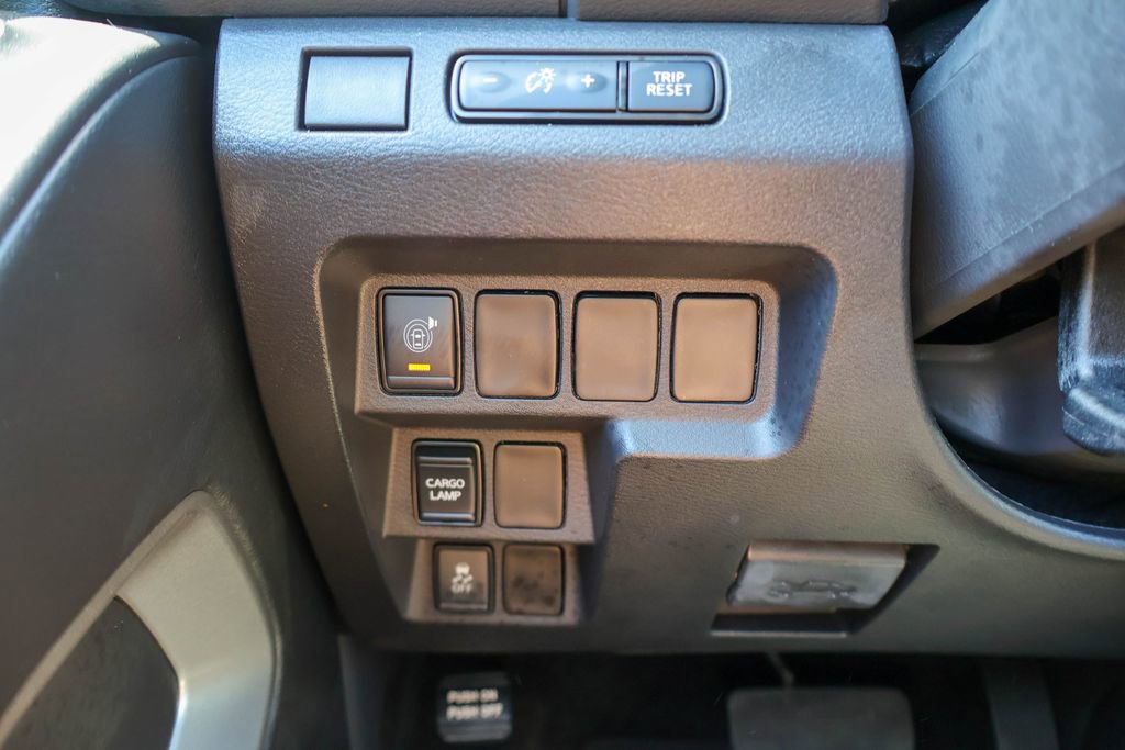 Used 2025 Nissan Frontier SV RWD image 17