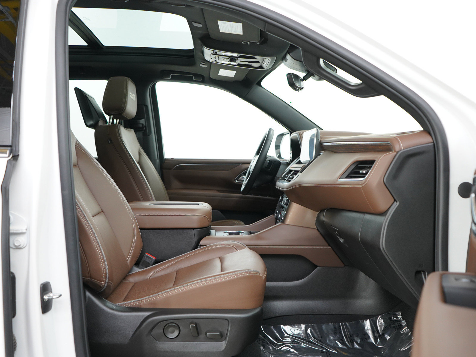 Used 2023 Chevrolet Suburban High Country AWD/4WD image 11