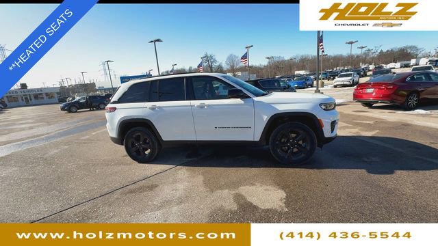 Used 2023 Jeep Grand Cherokee Altitude image 10
