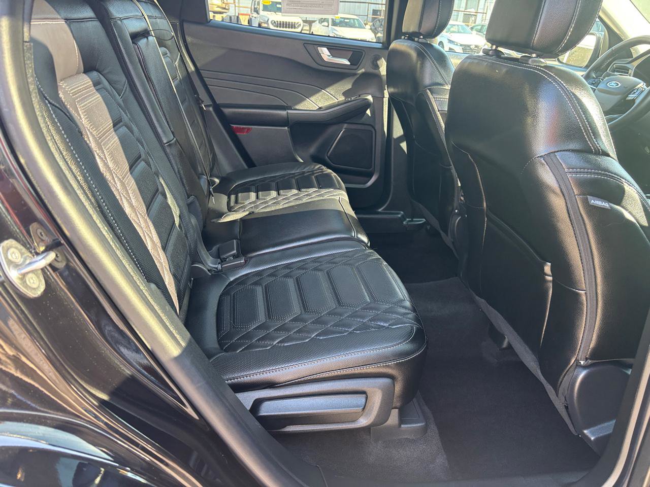 Used 2024 Ford Escape Platinum w/ Premium Technology Package image 16