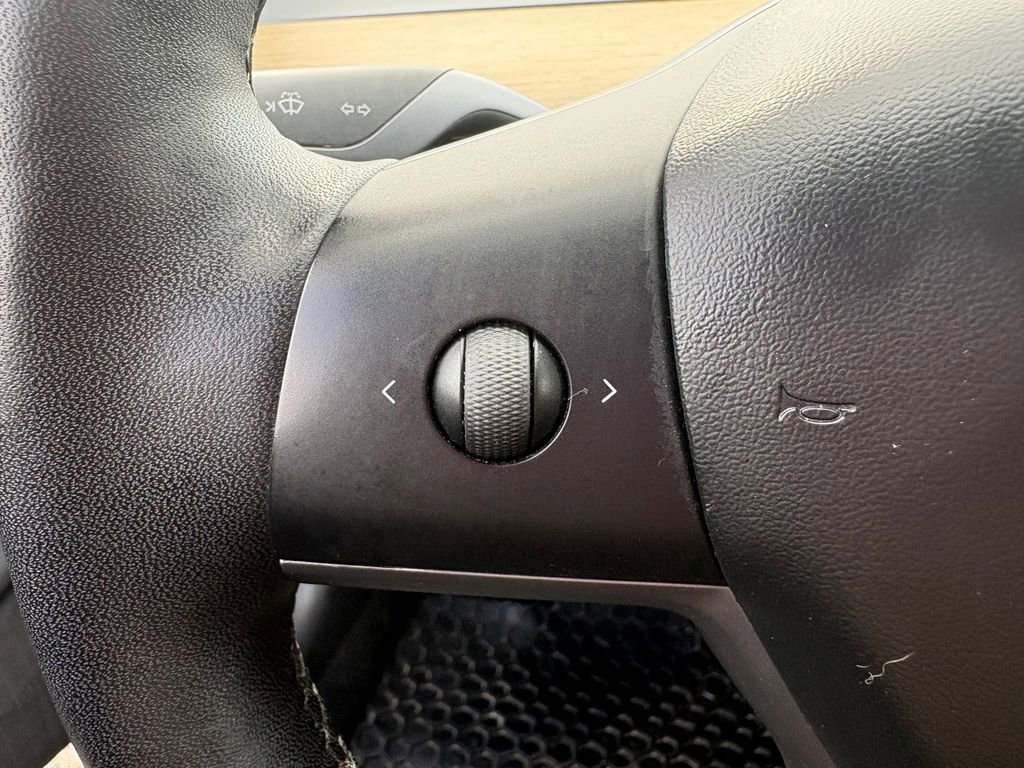 Used 2019 Tesla Model 3 Standard Range Plus image 21
