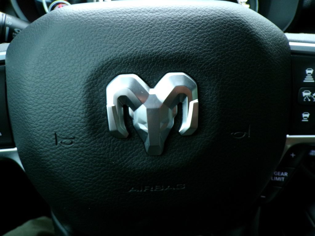 Used 2025 RAM 1500 Big Horn AWD/4WD image 32