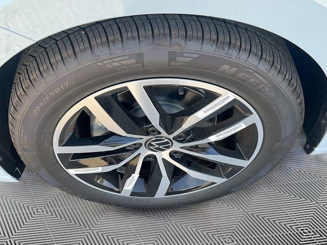 New 2025 Volkswagen Jetta SE image 30
