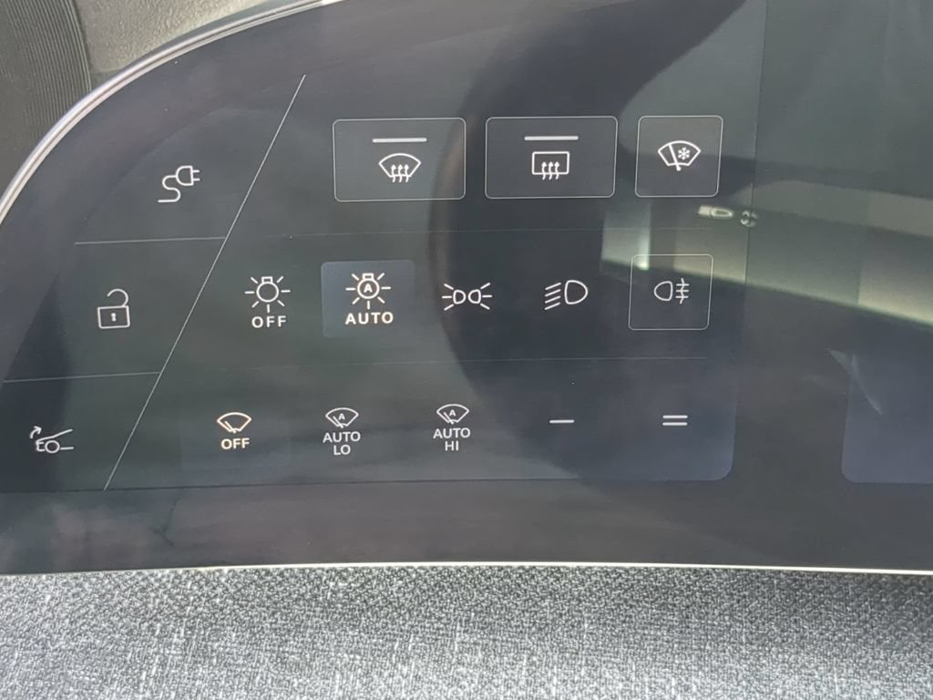 Used 2024 Lucid Air Pure RWD image 28