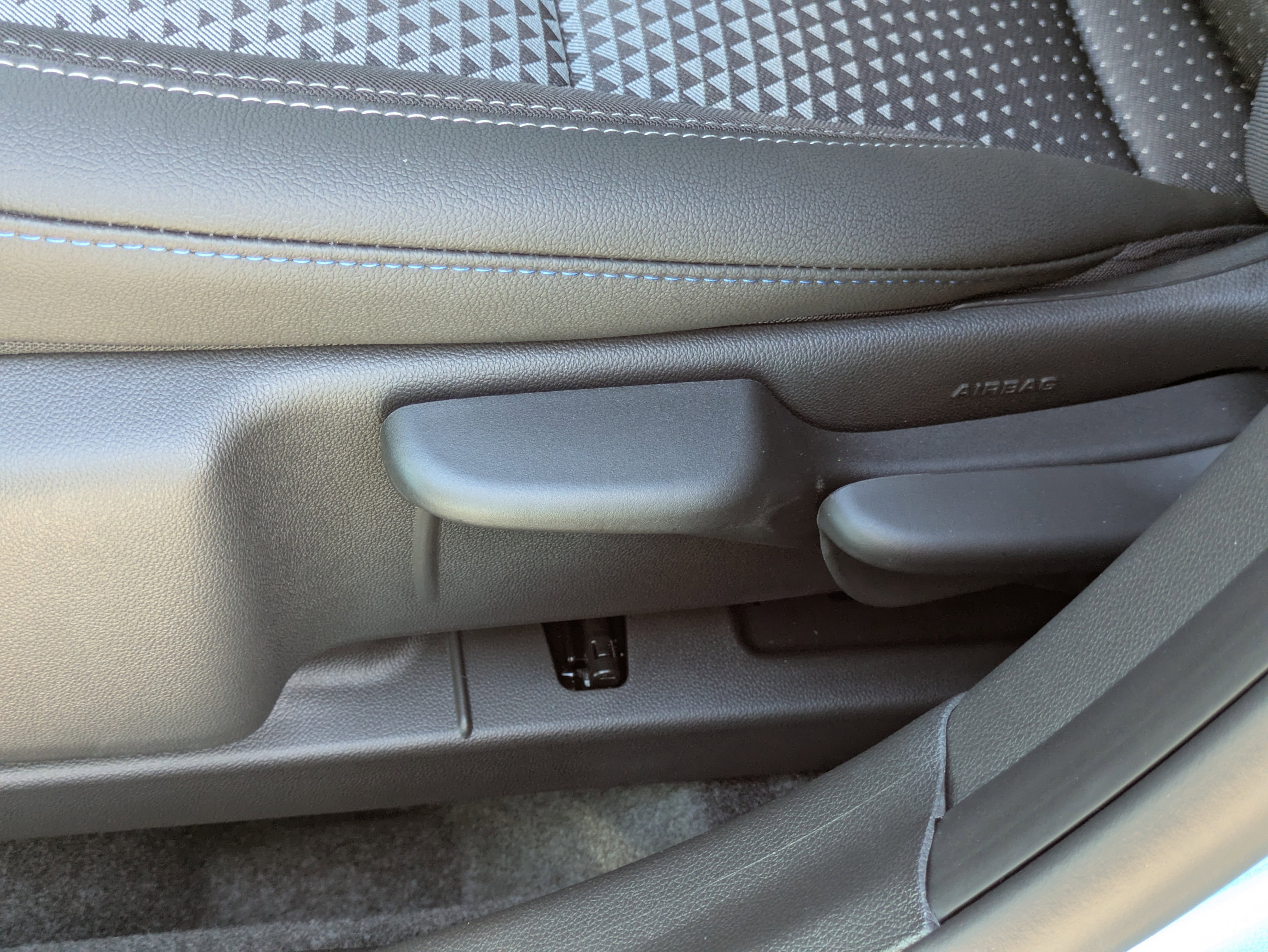 New 2026 Chevrolet Trax LT w/ Sunroof Package image 11