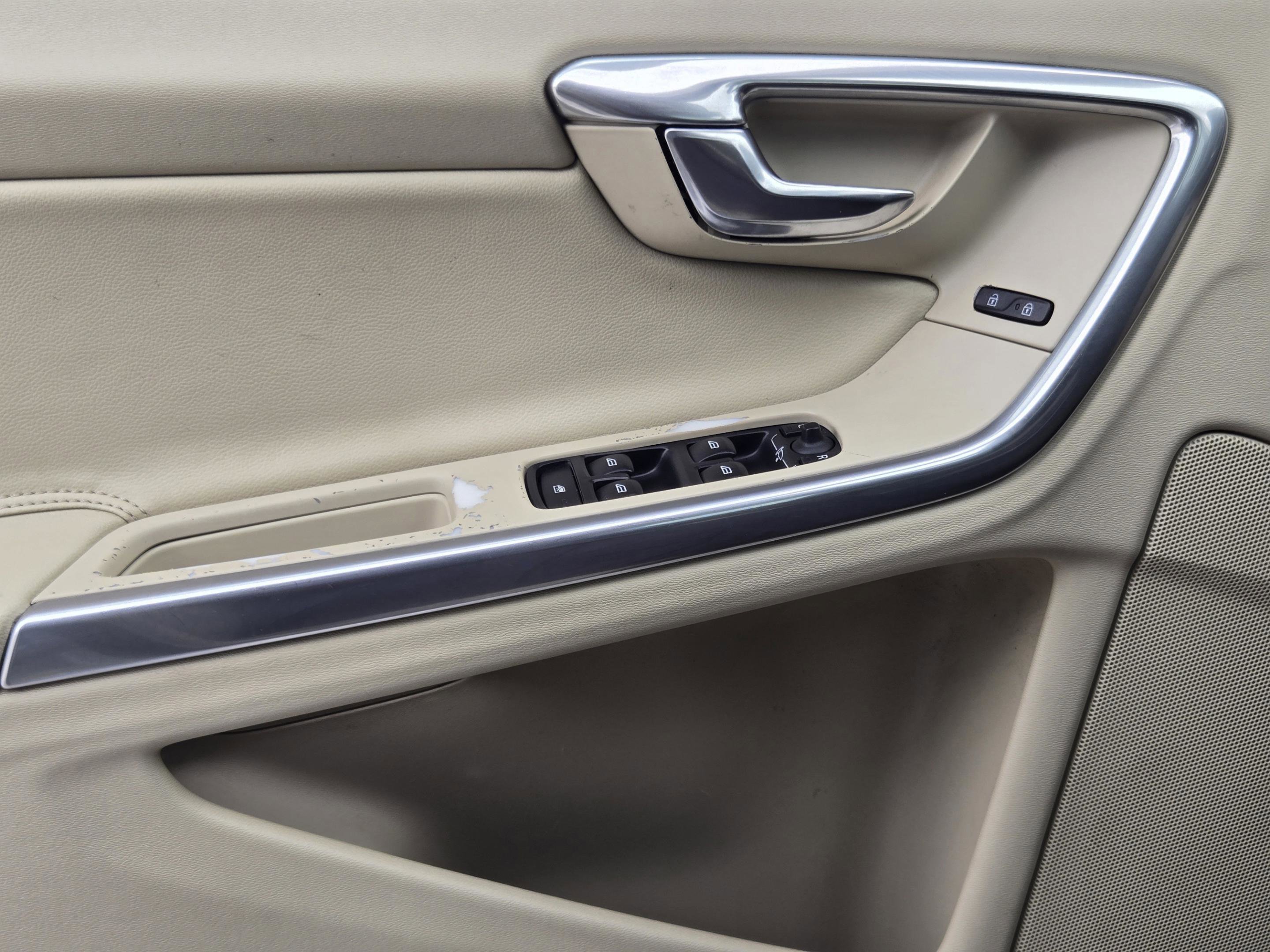 Used 2015 Volvo S60 T5 Platinum image 19