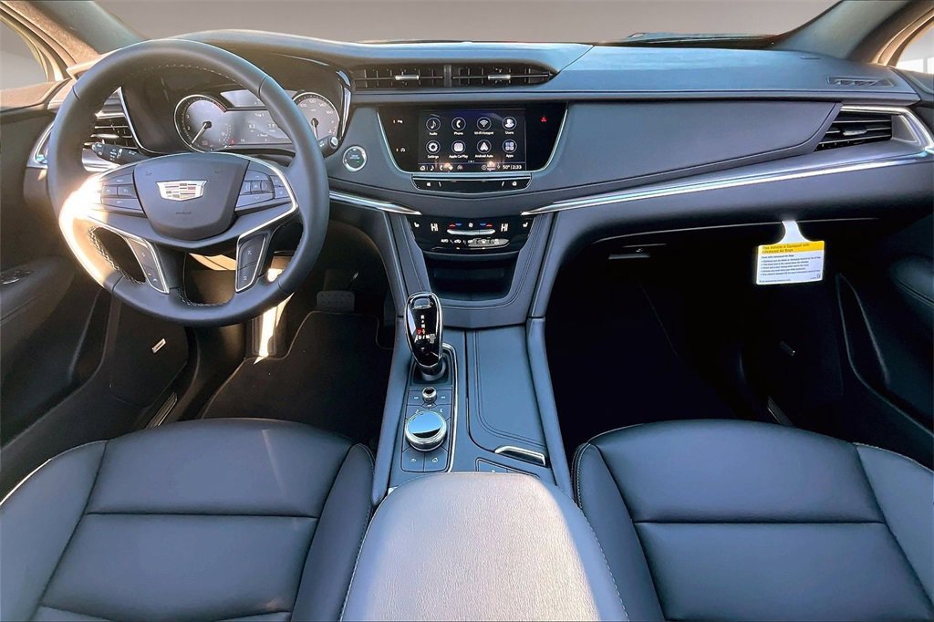 New 2026 Cadillac XT5 Luxury image 5