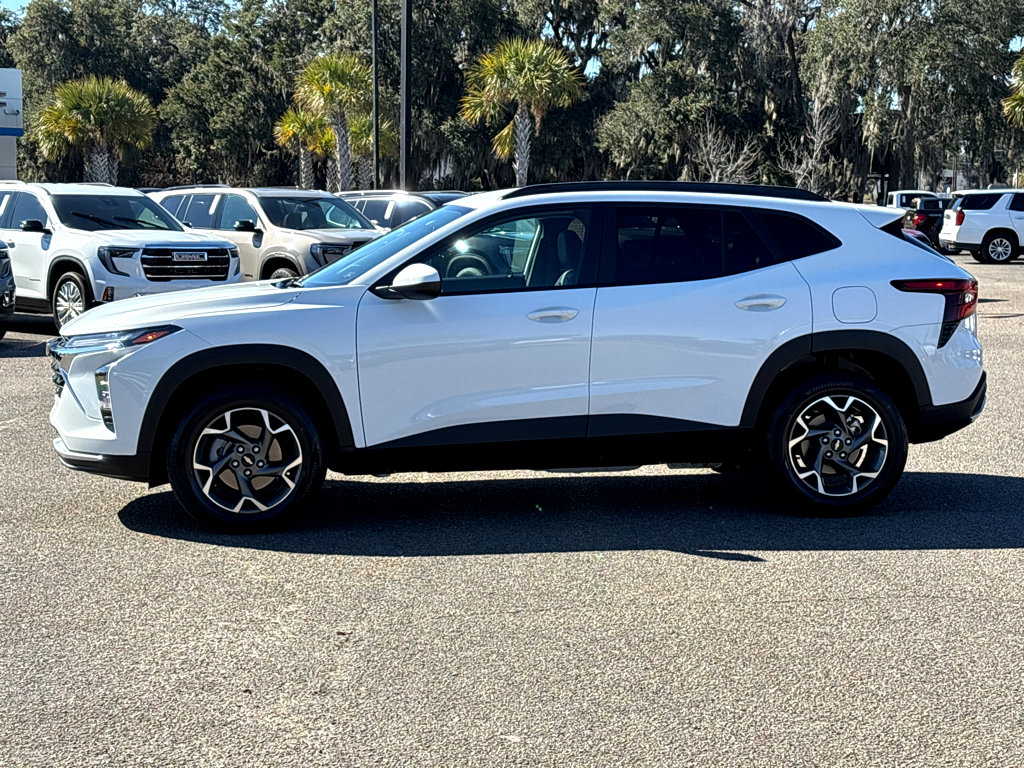 New 2025 Chevrolet Trax LT w/ Driver Confidence Package image 35