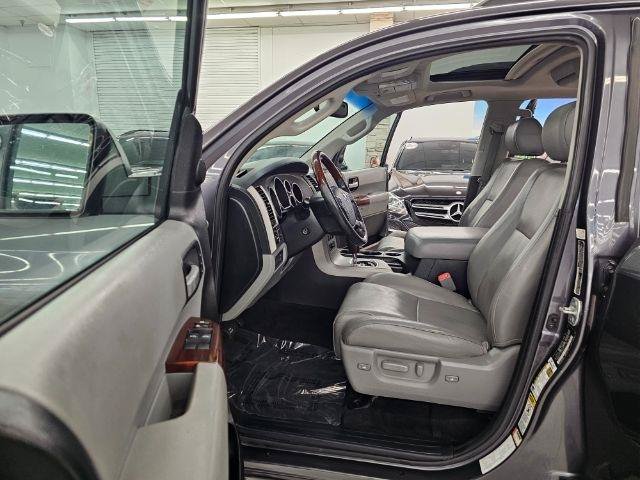 Used 2013 Toyota Sequoia Platinum AWD/4WD image 32