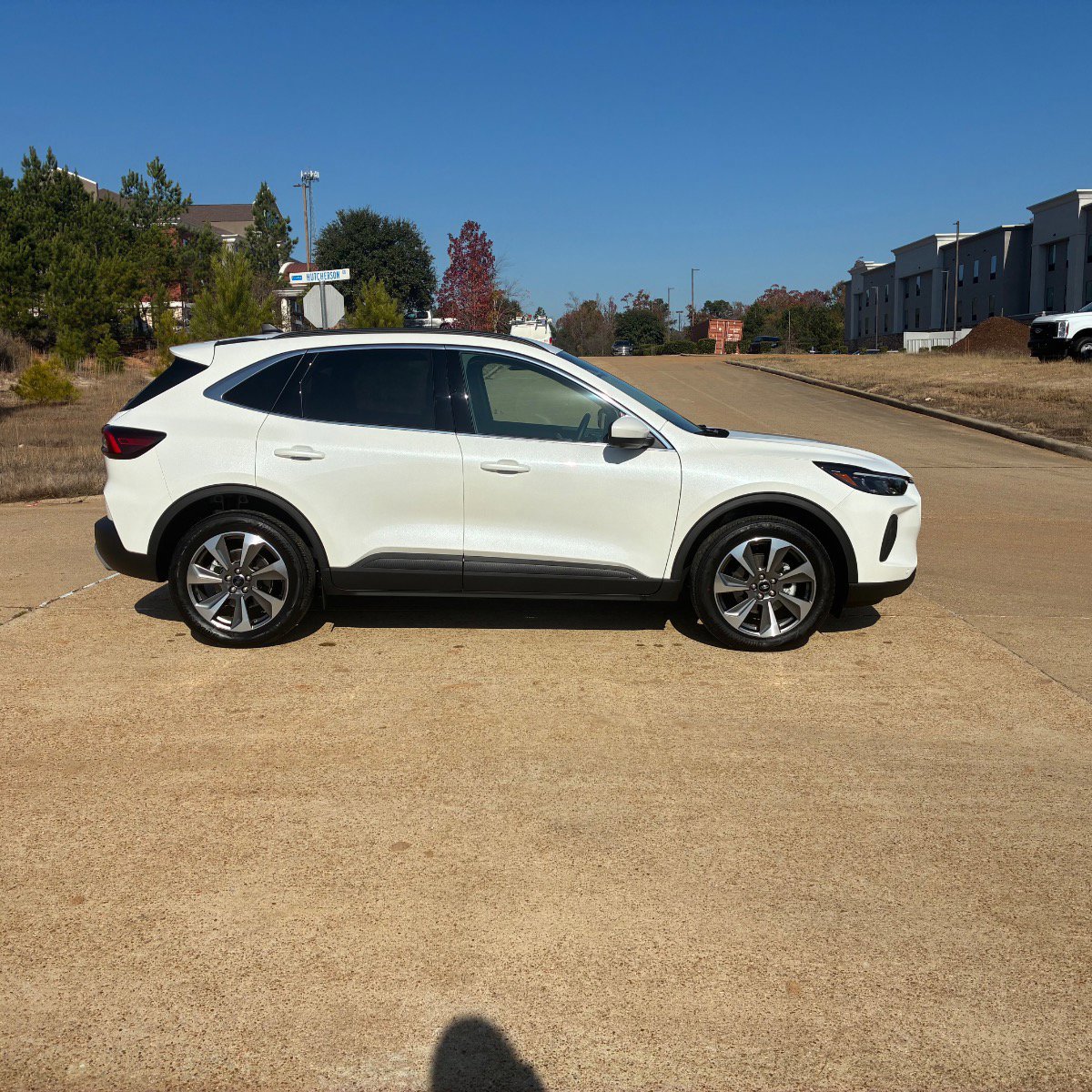 Used 2024 Ford Escape Platinum AWD/4WD image 4