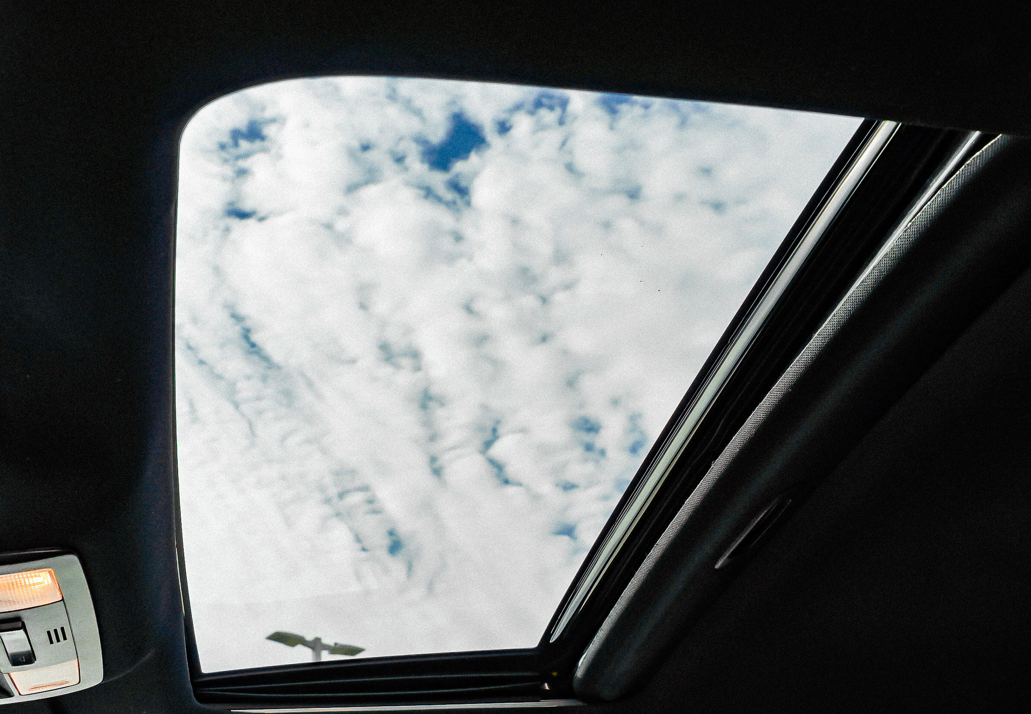 Used 2017 Toyota Tacoma TRD Off-Road w/ Premium & Technology Package image 24