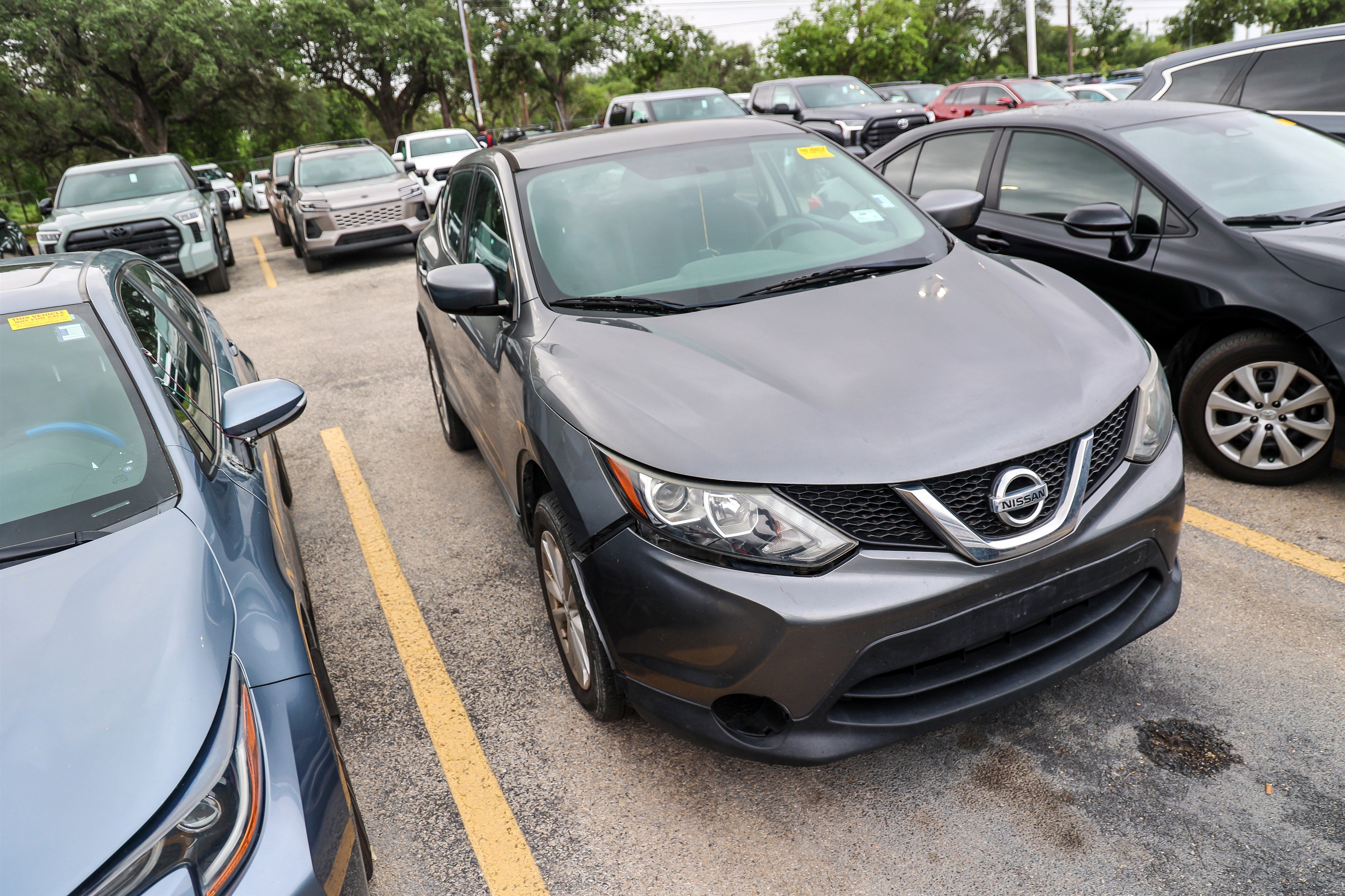 Used 2017 Nissan Rogue Sport S w/ S Appearance Package AWD/4WD image 5