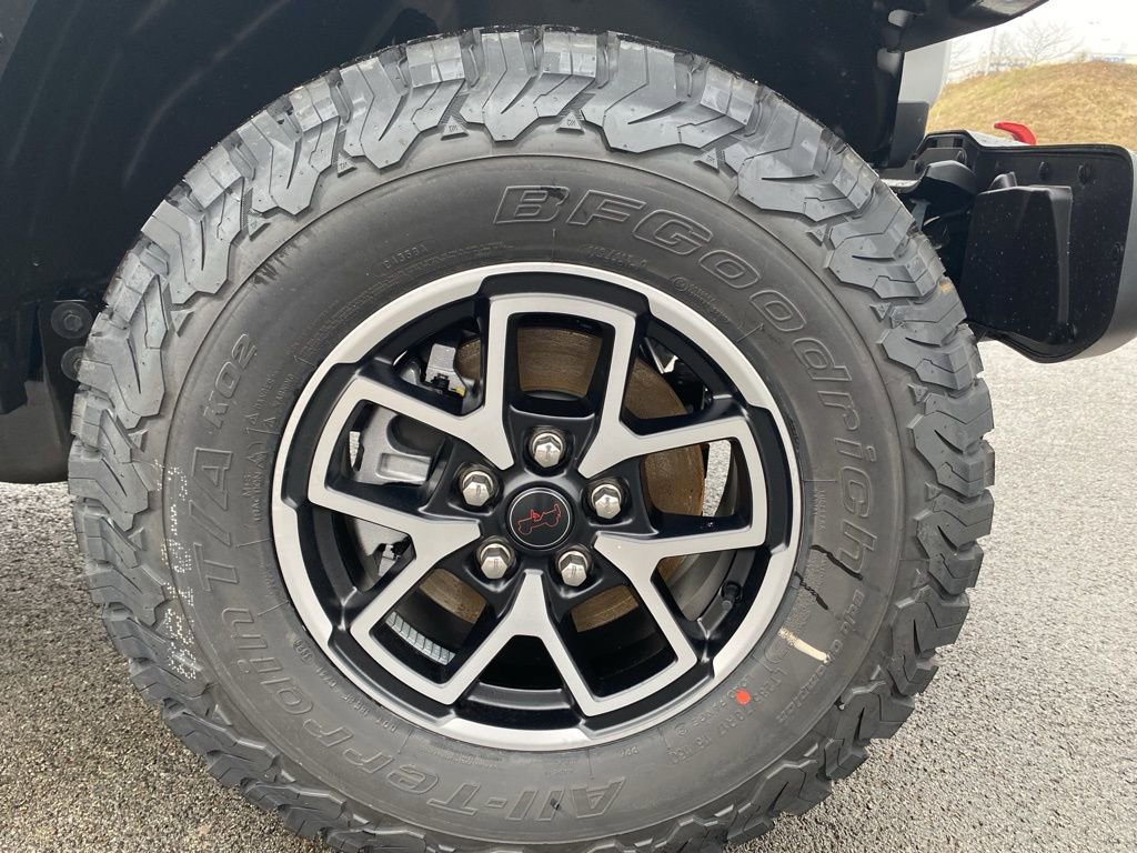 New 2026 Jeep Wrangler Unlimited Rubicon w/ Technology Group image 9