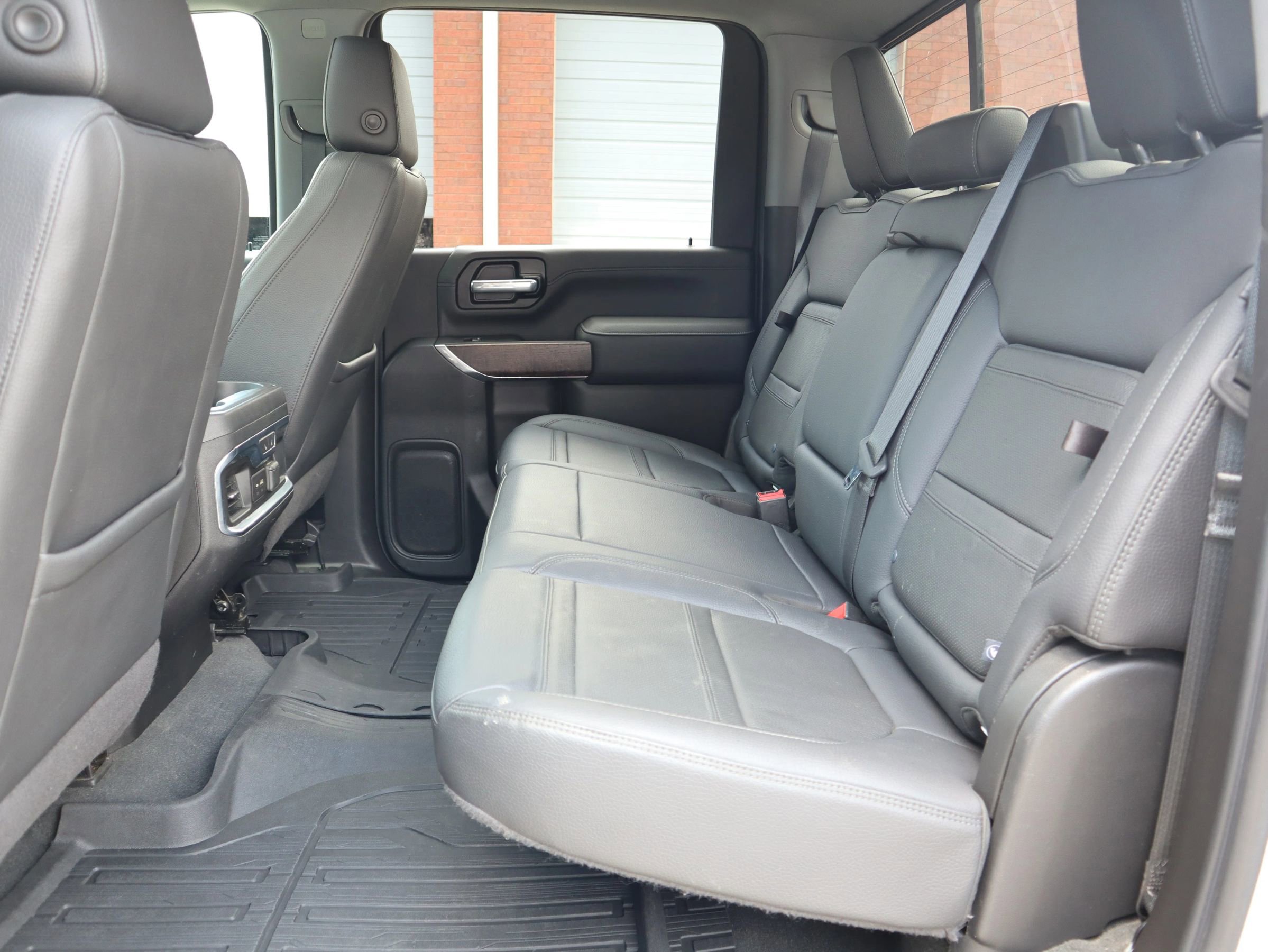 Used 2021 GMC Sierra 2500 Denali w/ Denali Ultimate Package image 28