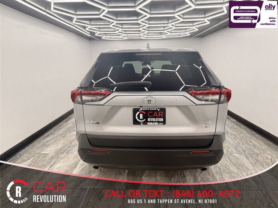Used 2025 Toyota RAV4 LE AWD/4WD image 5
