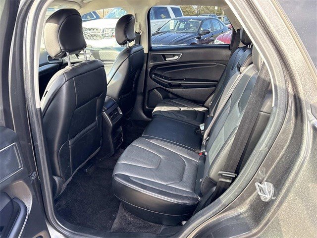 Used 2018 Ford Edge Titanium w/ Technology Package image 16