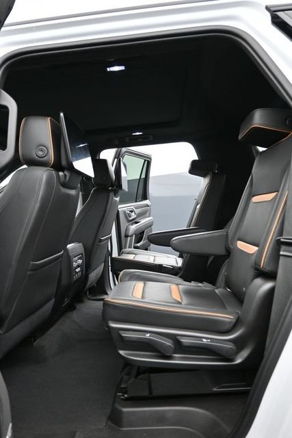 Used 2021 GMC Yukon AT4 w/ AT4 Premium Plus Package AWD/4WD image 8