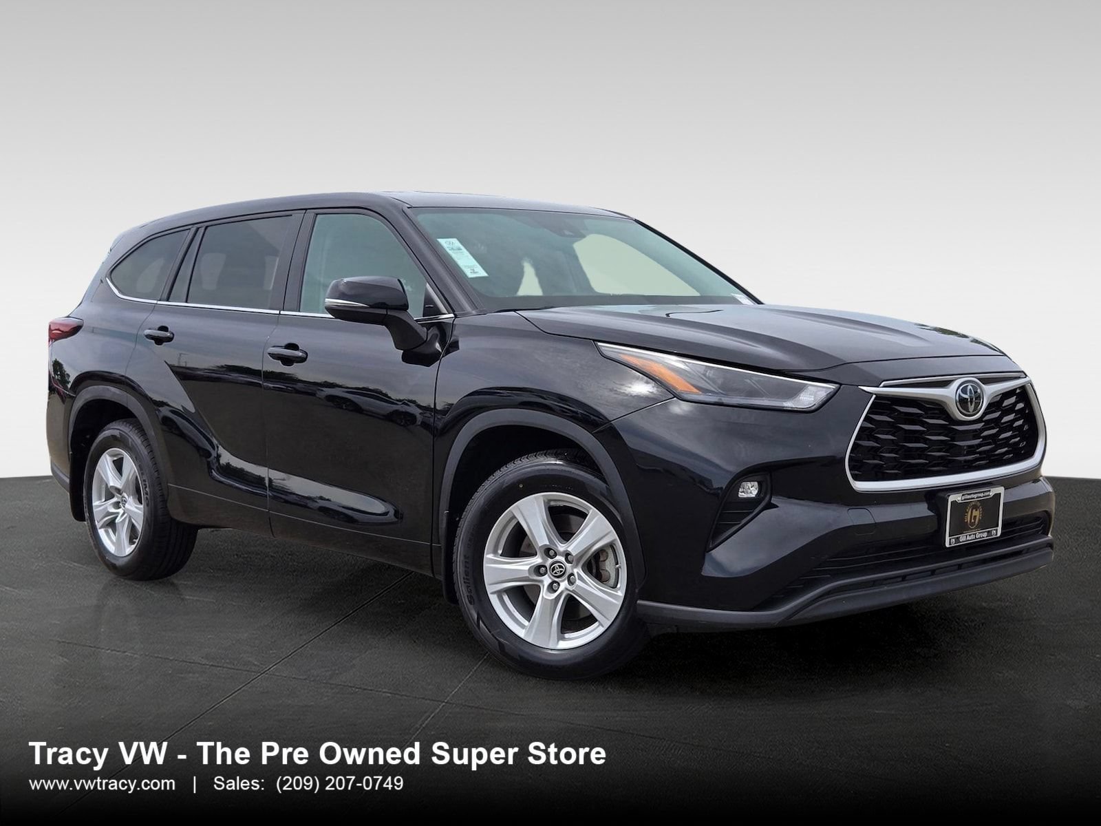 Used 2024 Toyota Highlander LE