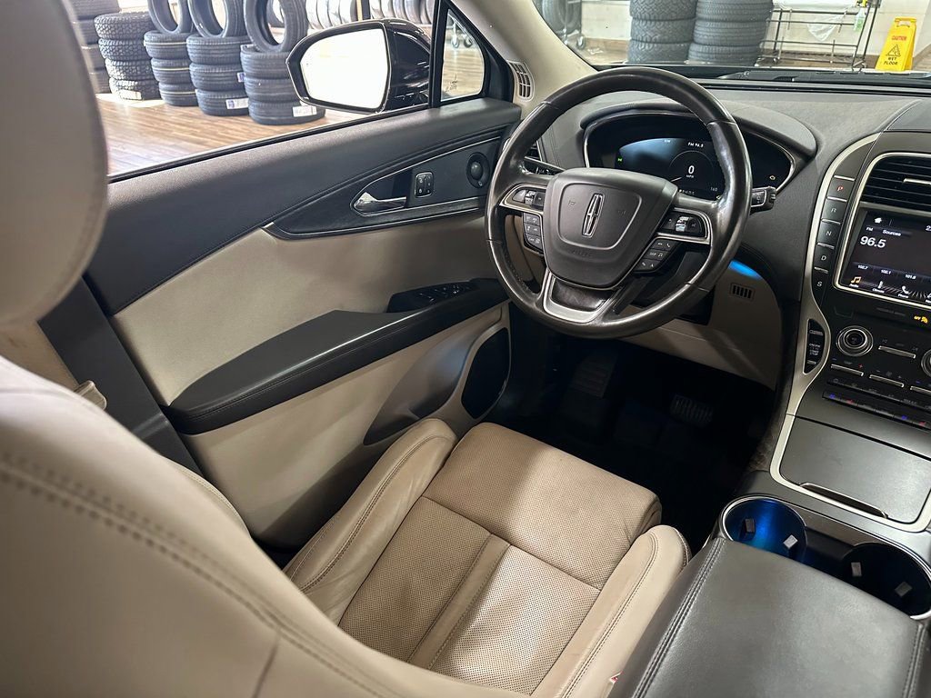 Used 2019 Lincoln Nautilus Reserve FWD image 15