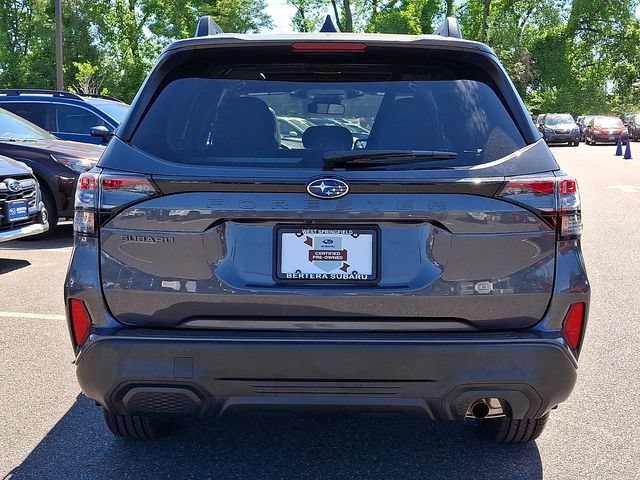 Used 2025 Subaru Forester Premium AWD/4WD image 5