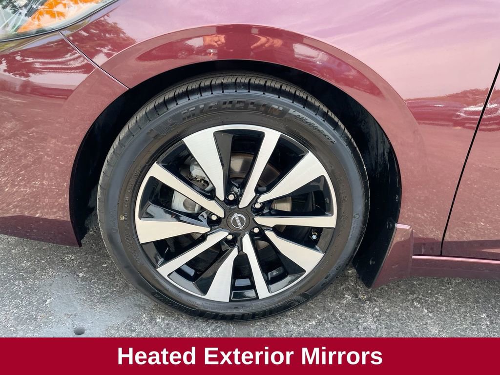 Used 2024 Nissan Sentra SV w/ SV Premium Package image 21