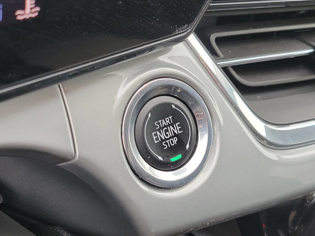 Used 2025 Chevrolet Trax LT FWD image 34
