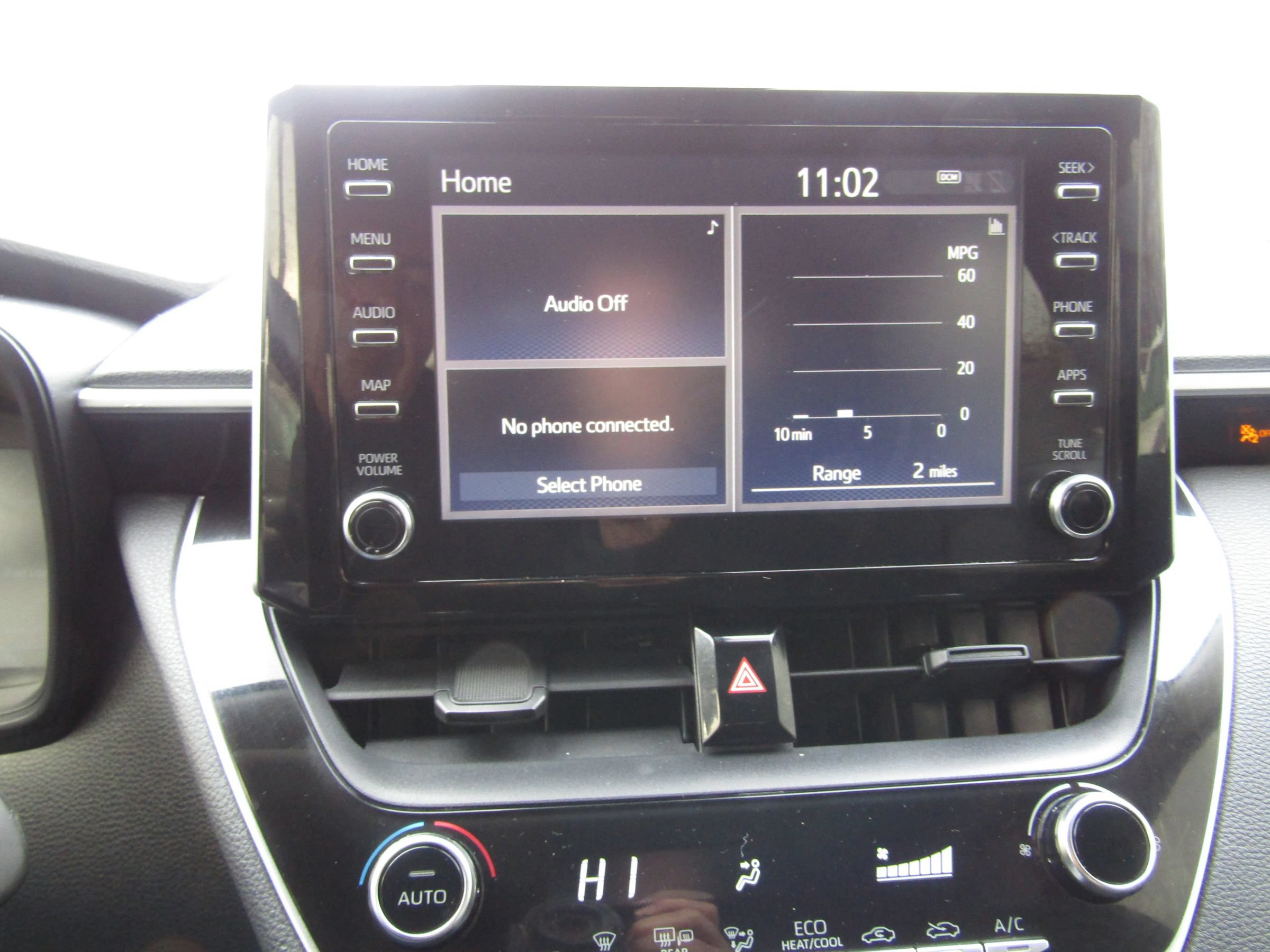Used 2020 Toyota Corolla LE FWD image 17