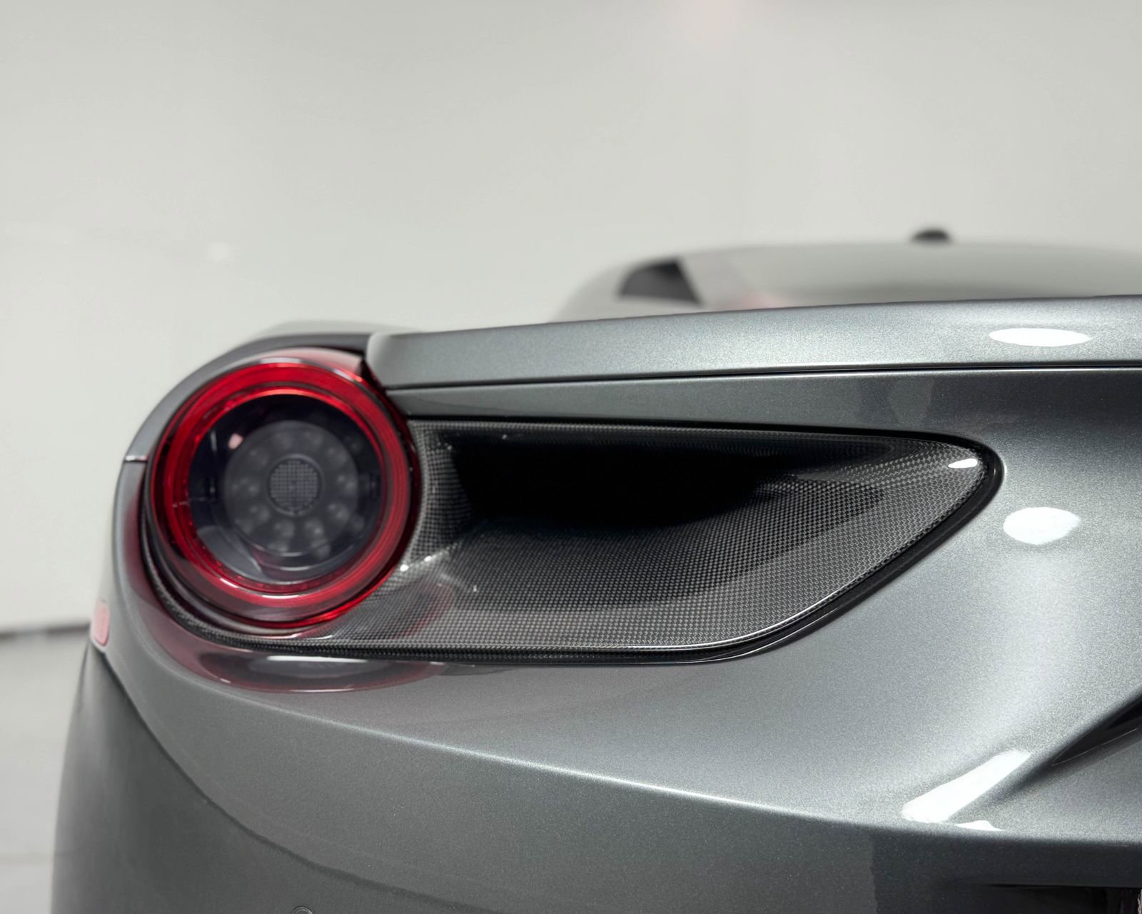 Used 2017 Ferrari 488 GTB image 34