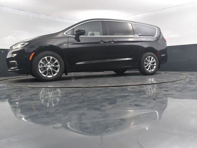 New 2026 Chrysler Pacifica Select image 25