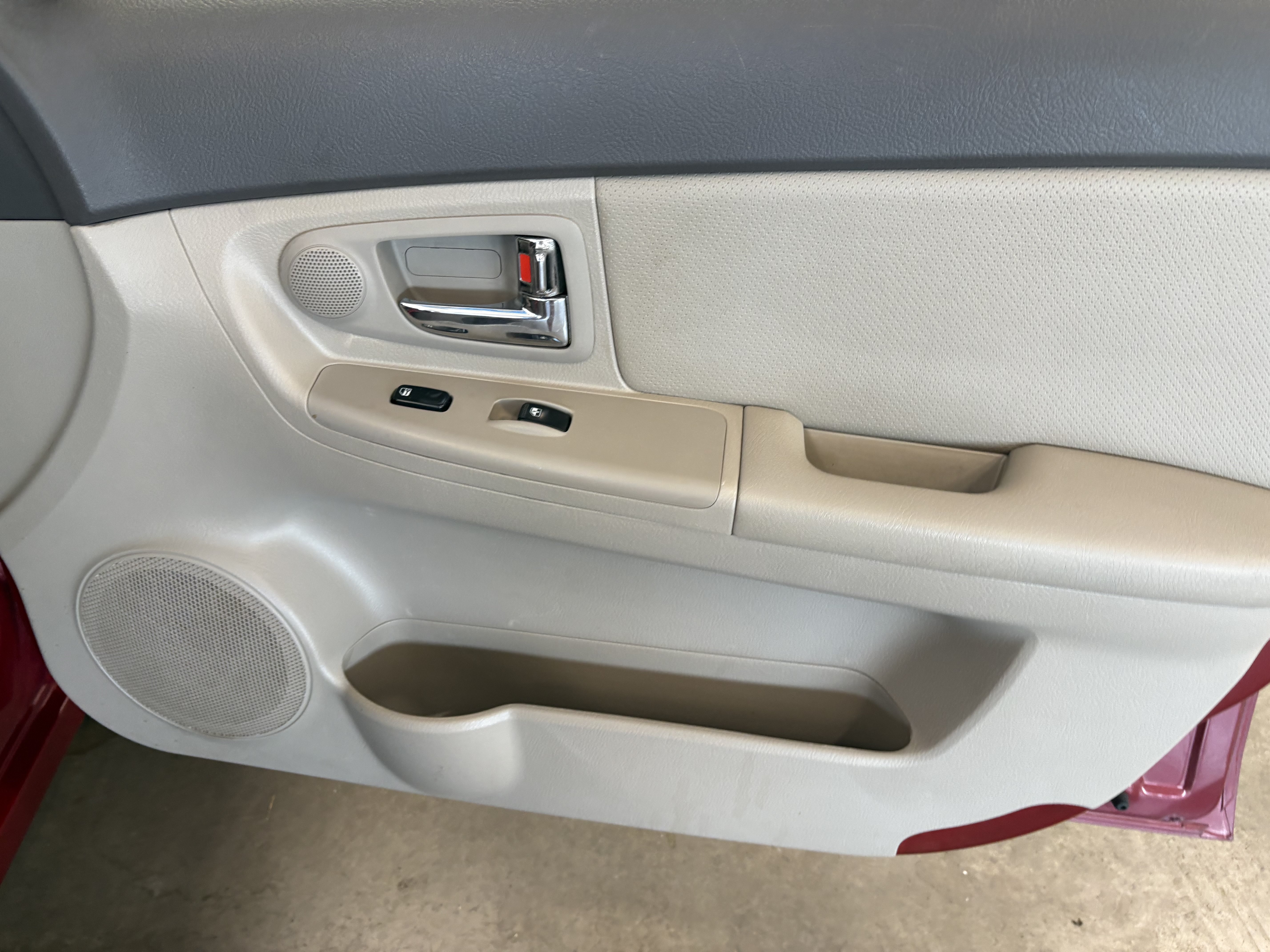 Used 2009 Kia Spectra EX FWD image 25