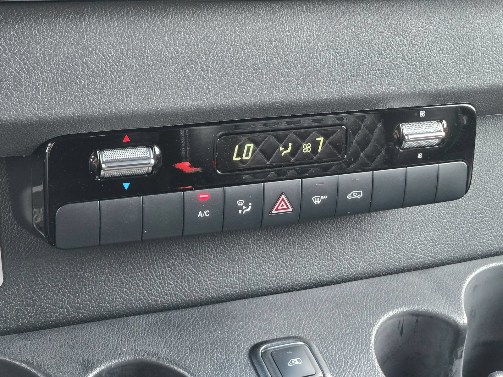 Used 2025 Mercedes-Benz Sprinter 2500 image 27