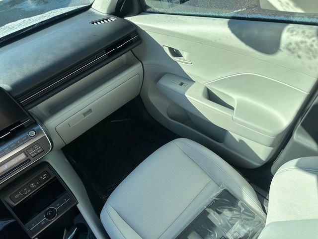 Used 2025 Hyundai Kona SEL image 18