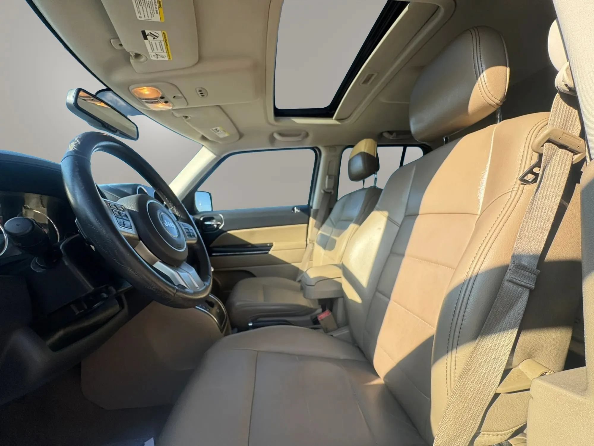 Used 2014 Jeep Patriot Limited w/ Sun/Sound Group FWD image 7