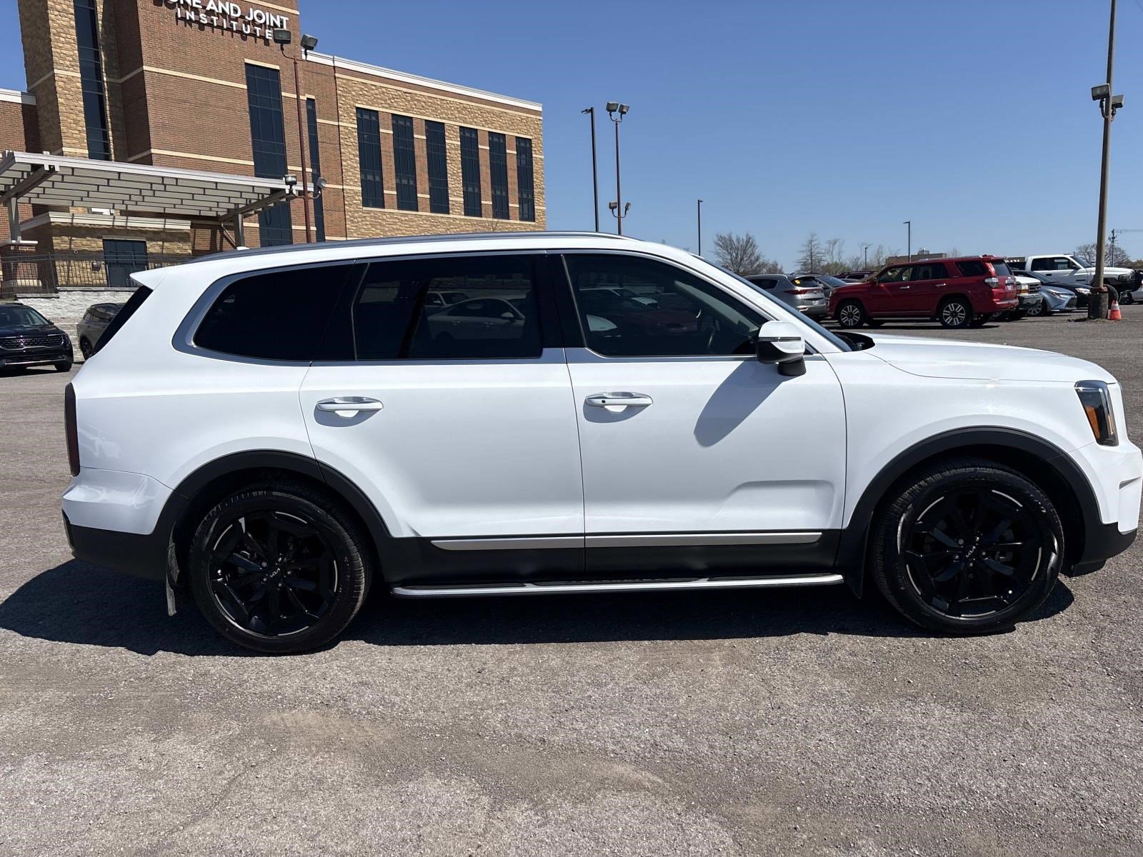 Used 2024 Kia Telluride S w/ S Sunroof Package image 8
