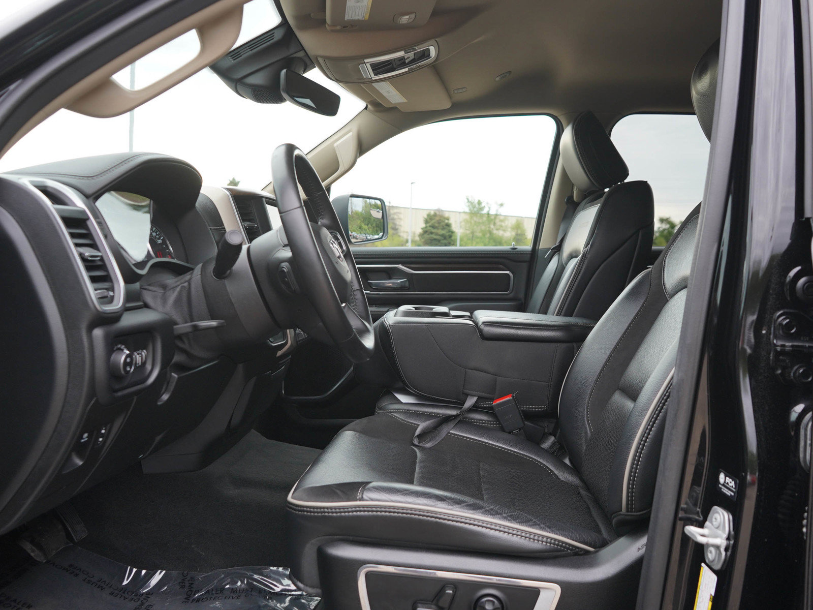 Used 2021 RAM 1500 Laramie AWD/4WD image 23