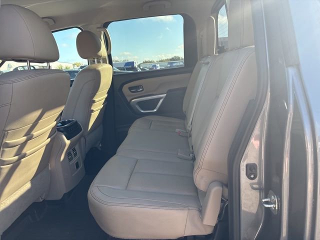 Used 2017 Nissan Titan SL image 10