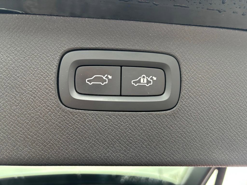 Used 2023 Volvo XC90 B6 Plus w/ Protection Package Premier image 26