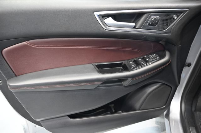 Used 2020 Ford Edge Titanium w/ Equipment Group 301A AWD/4WD image 30