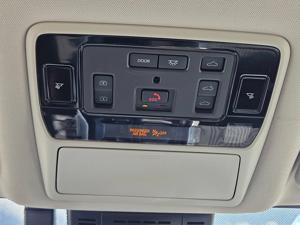 Used 2024 Toyota Grand Highlander XLE FWD image 28