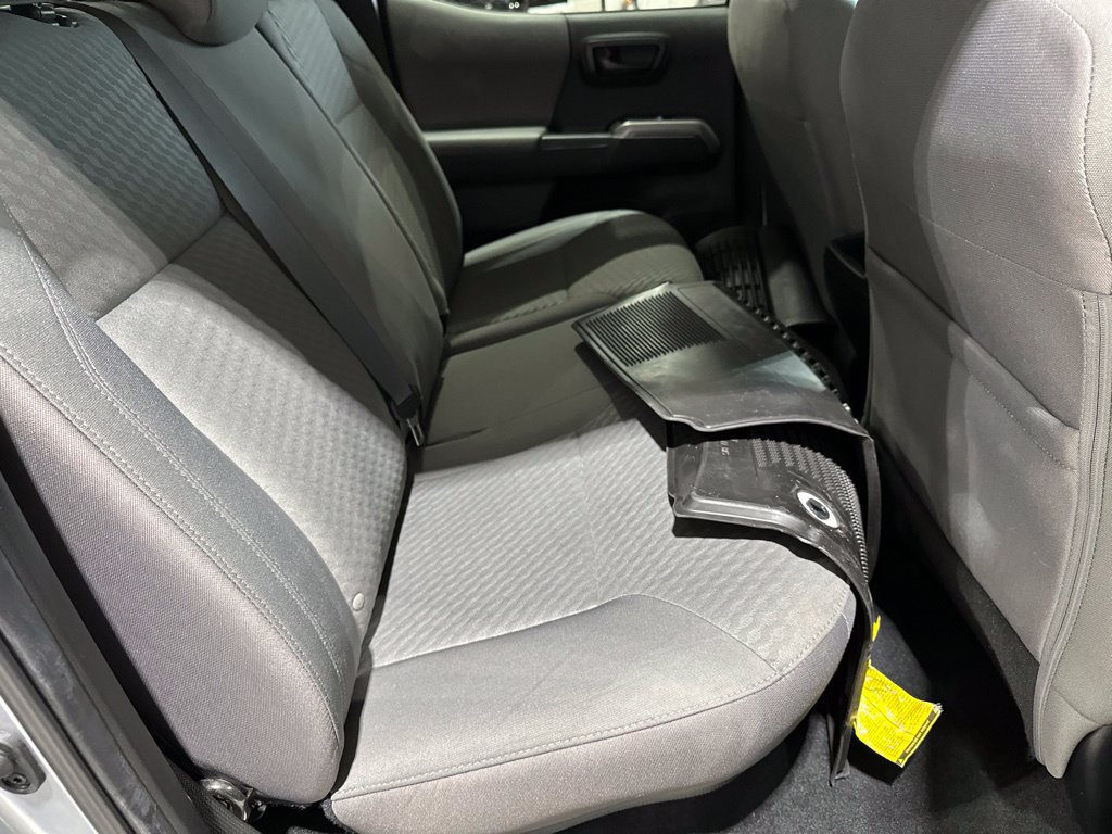 Used 2022 Toyota Tacoma SR5 AWD/4WD image 19