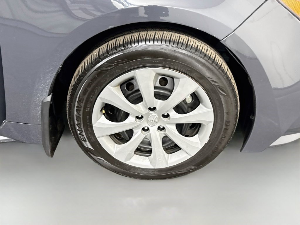 Used 2025 Toyota Corolla LE FWD image 30